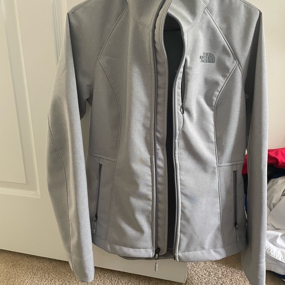 The North Face Women’s Light Gray Soft Shell Jacket Size M